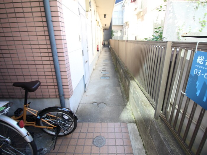 物件外観写真5　(エントランス部分)