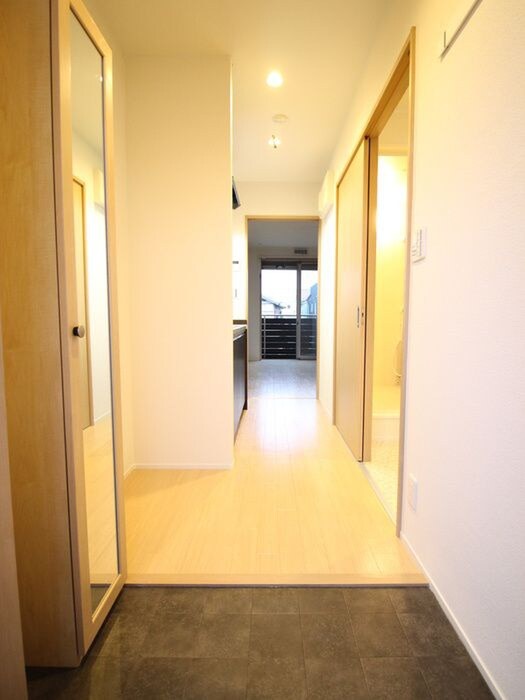 物件内観写真15　(玄関)