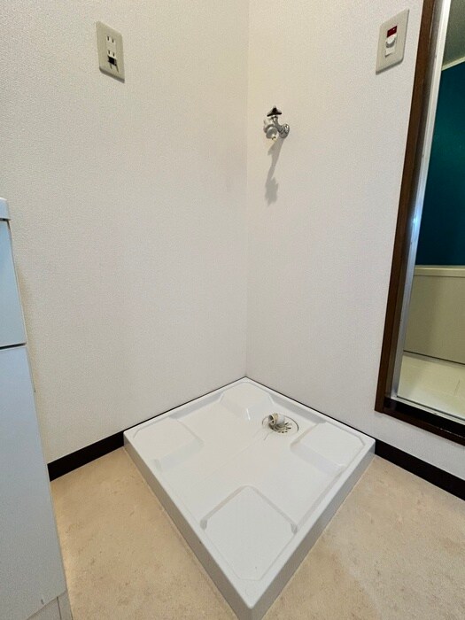 物件内観写真15　(洗濯機置場)