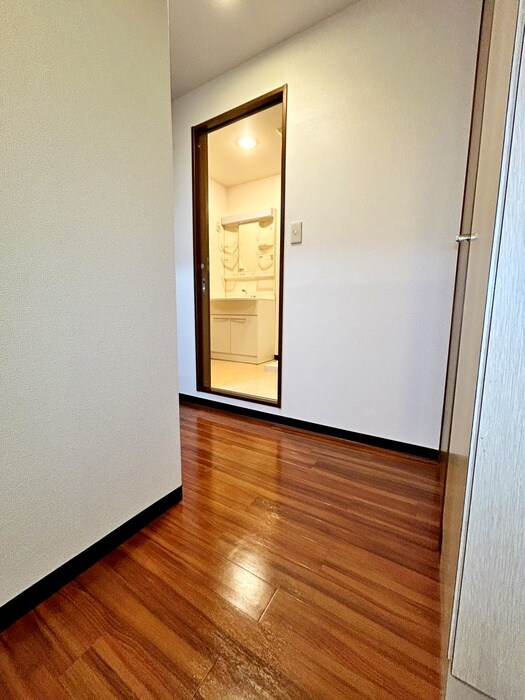 物件内観写真19　(廊下)