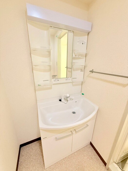 物件内観写真11　(洗面)