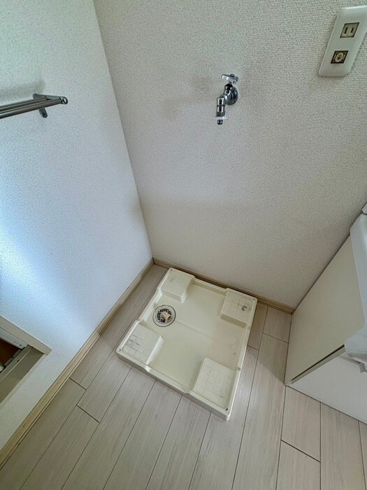 物件内観写真15　(洗濯機置場)