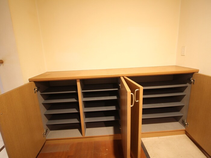 物件内観写真16　(靴箱)