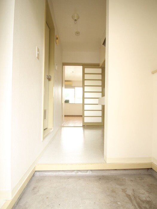 物件内観写真13　(玄関)