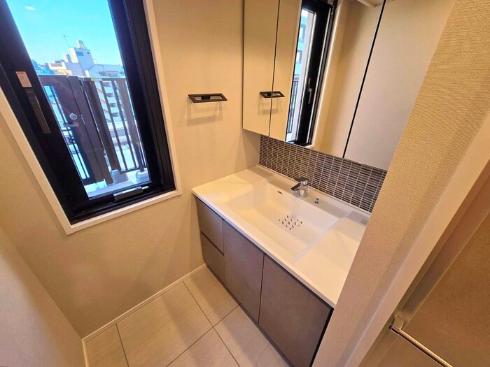 物件内観写真11　(洗面)