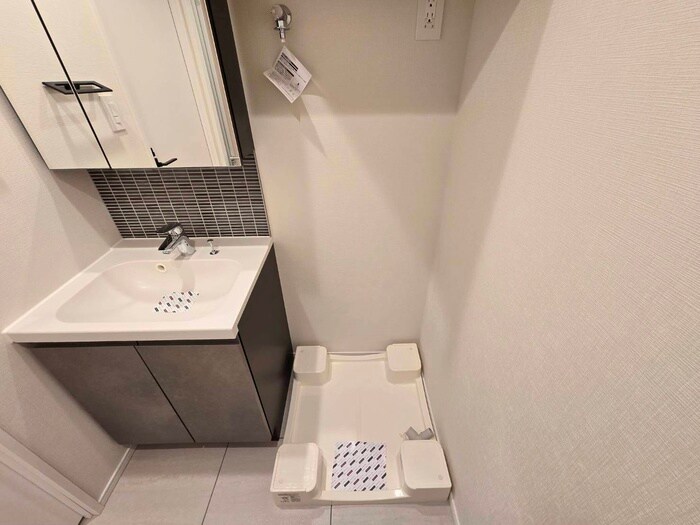 物件内観写真12　(洗濯機置場)