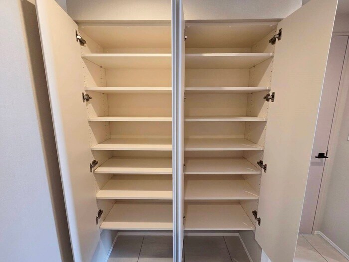 物件内観写真14　(靴箱)