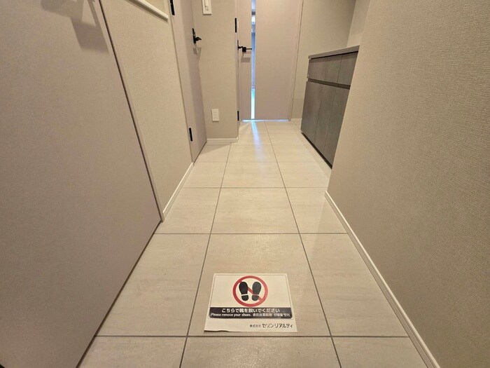 物件内観写真22　(玄関)