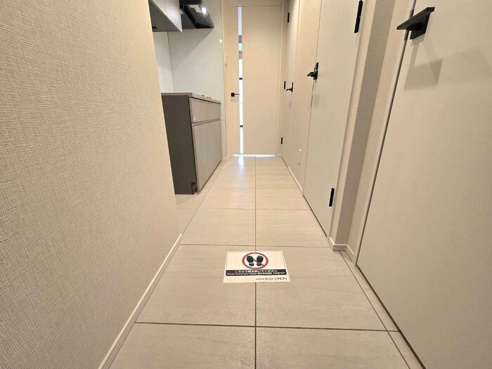 物件内観写真22　(玄関)