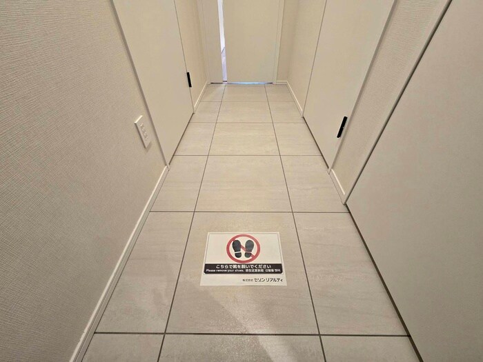 物件内観写真22　(玄関)