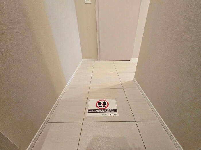 物件内観写真22　(玄関)