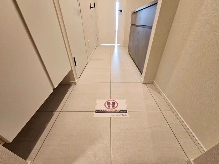 物件内観写真22　(玄関)