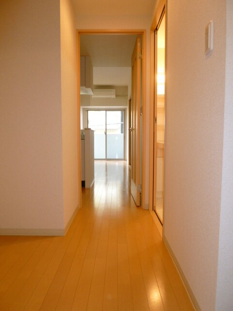 物件内観写真16　(廊下)