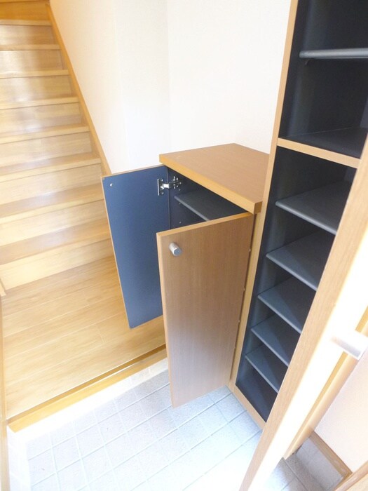 物件内観写真18　(靴箱)