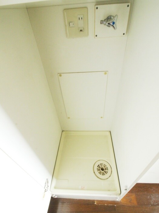 物件内観写真17　(洗濯機置場)