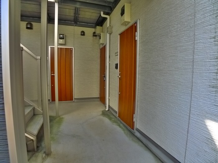 物件外観写真6　(エントランス部分)