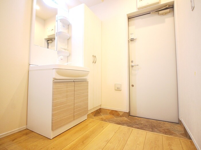 物件内観写真16　(玄関)