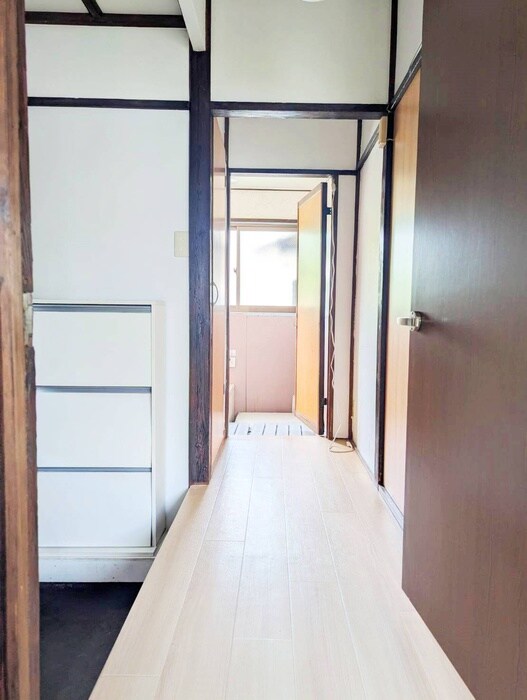 物件内観写真20　(廊下)