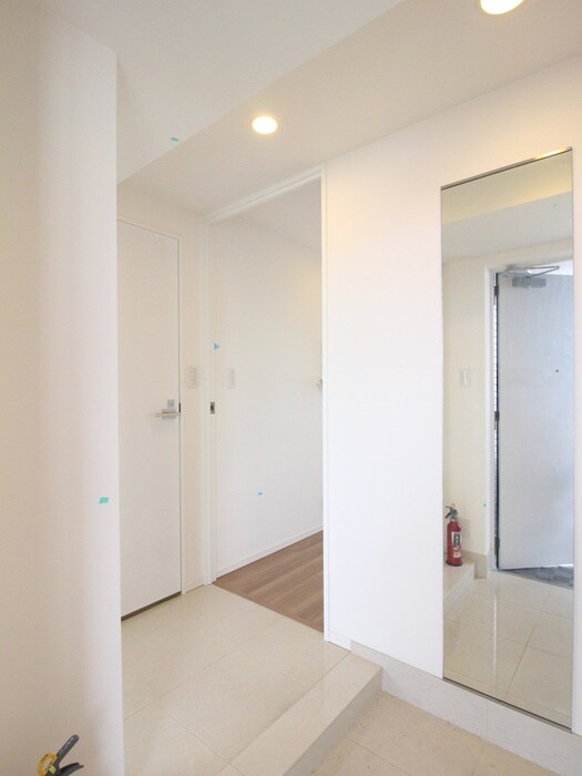 物件内観写真7　(玄関)