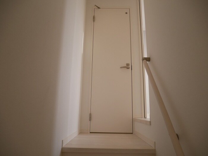 物件内観写真15　(玄関)