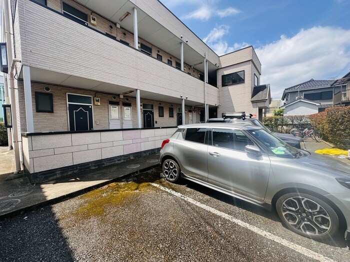 物件外観写真4　(駐車場)