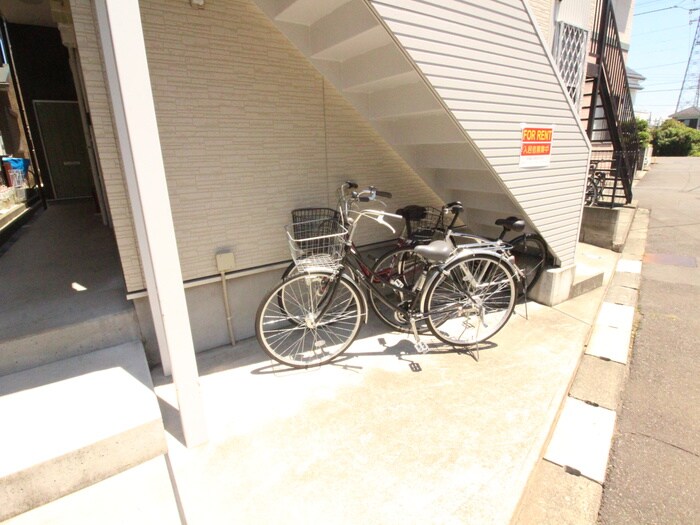 物件外観写真4　(駐輪場)