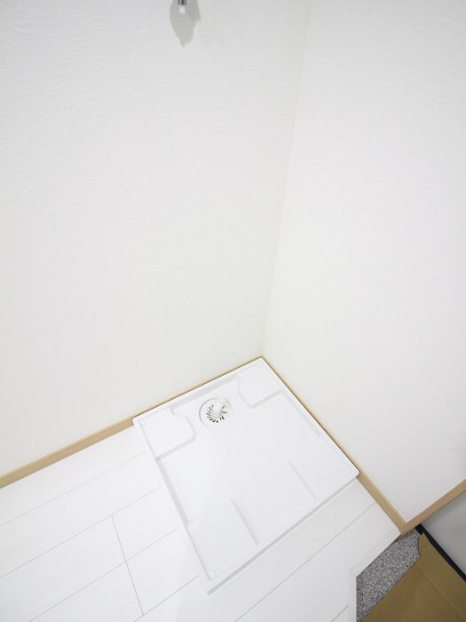 物件内観写真13　(洗濯機置場)