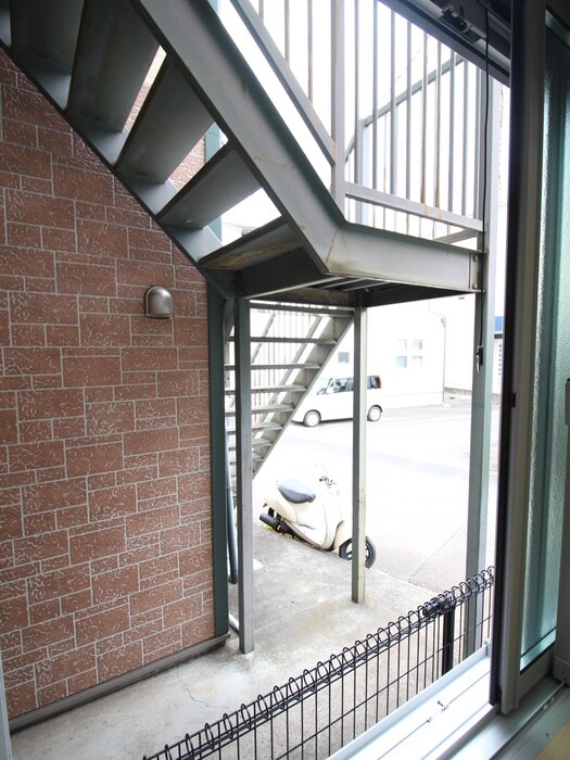 物件内観写真16　(室内からの展望)