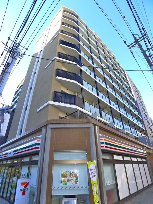 物件外観写真2　(エントランス部分)