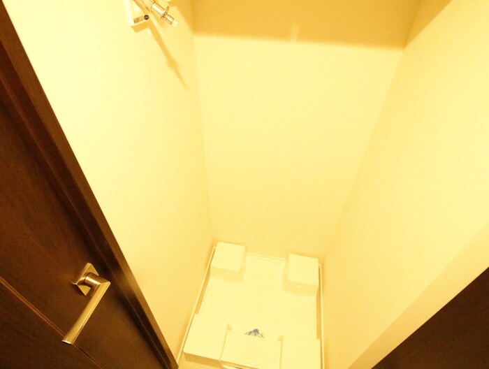 物件内観写真18　(洗濯機置場)