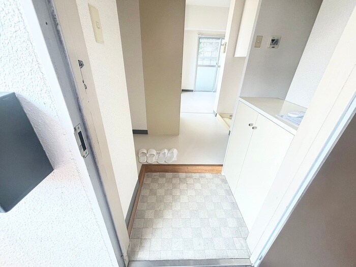 物件内観写真17　(玄関)