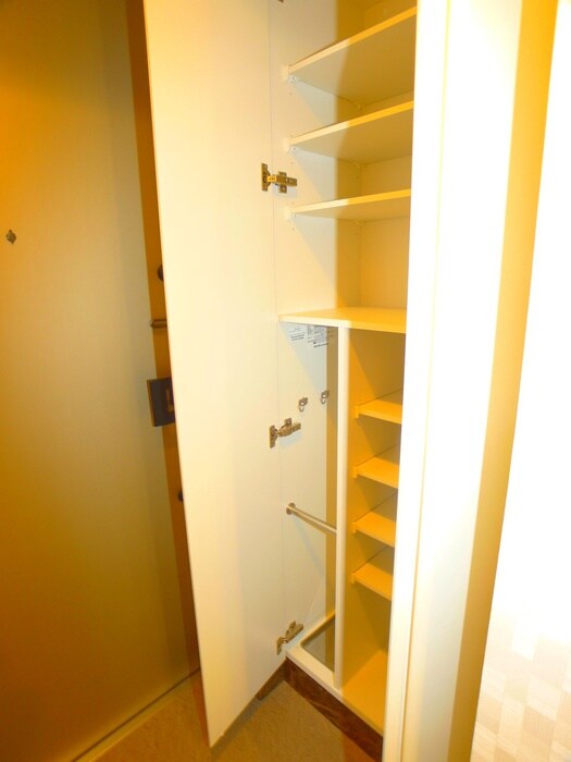 物件内観写真15　(靴箱)