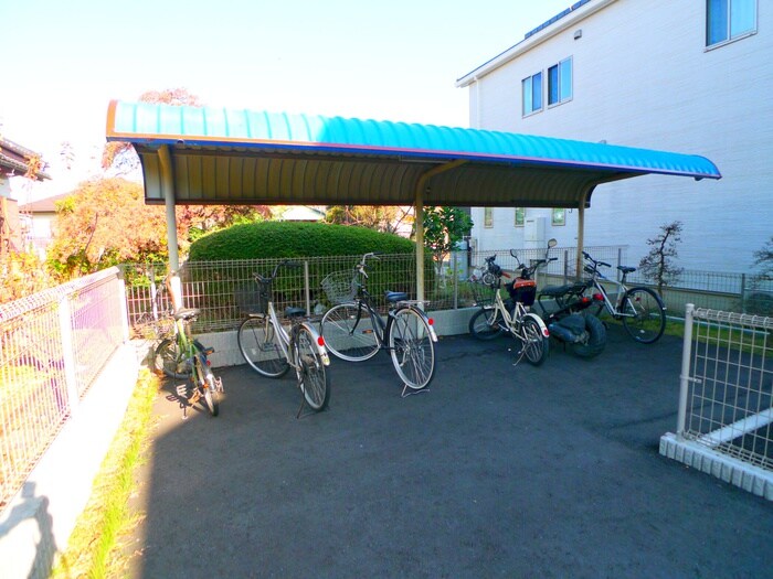 物件外観写真3　(駐輪場)