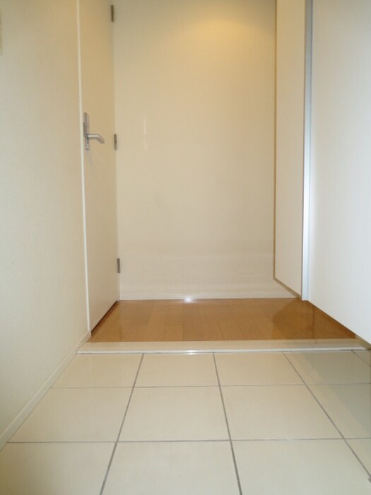 物件内観写真22　(玄関)