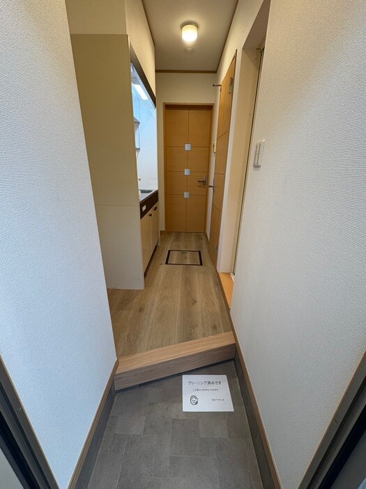 物件内観写真16　(玄関)