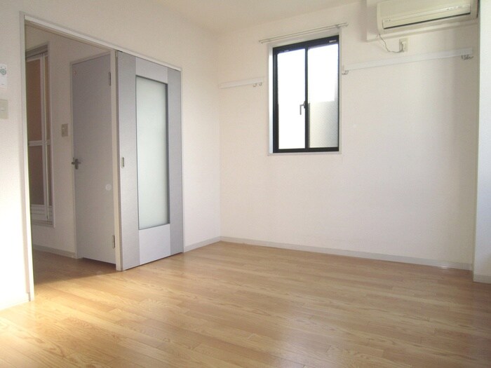 物件内観写真8　(居室)