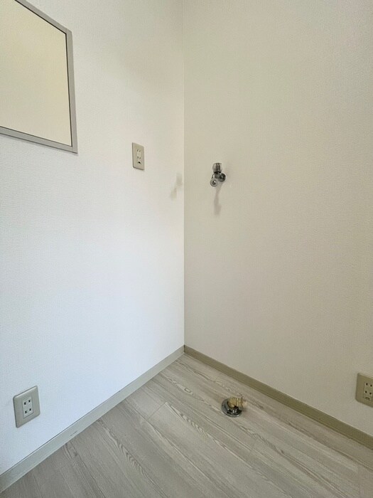 物件内観写真18　(洗濯機置場)