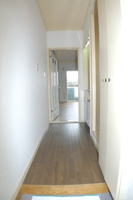 物件内観写真7　(廊下)