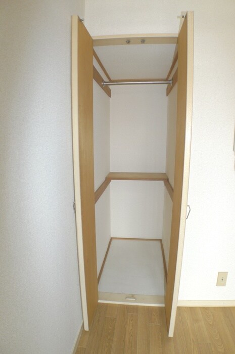 物件内観写真12　(収納)