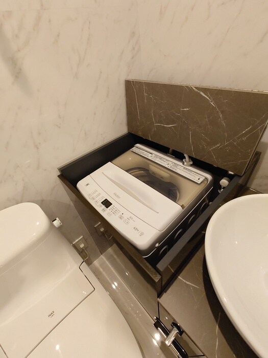 物件内観写真15　(洗濯機置場)