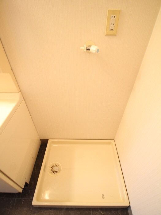 物件内観写真20　(洗濯機置場)