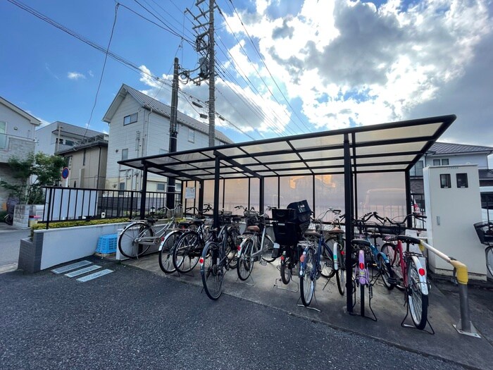 物件外観写真3　(駐輪場)