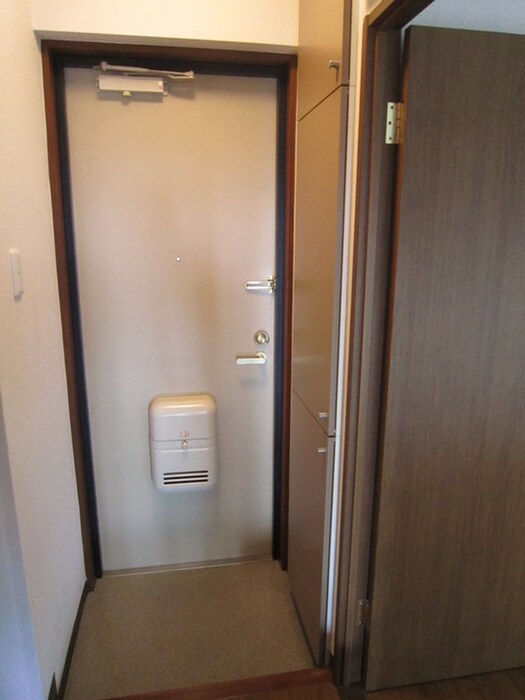 物件内観写真17　(玄関)