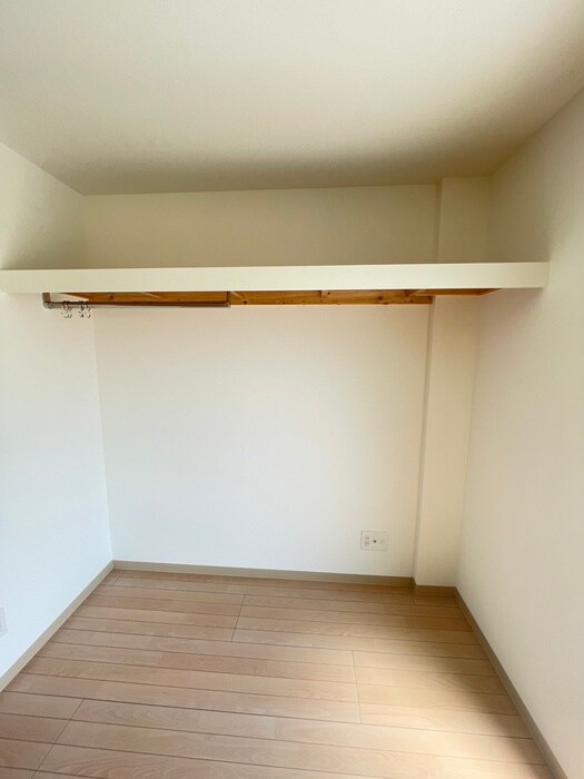 物件内観写真12　(収納)