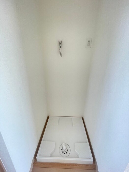 物件内観写真13　(洗濯機置場)