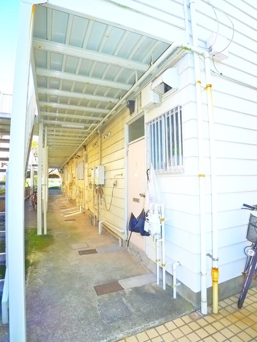 物件外観写真5　(エントランス部分)