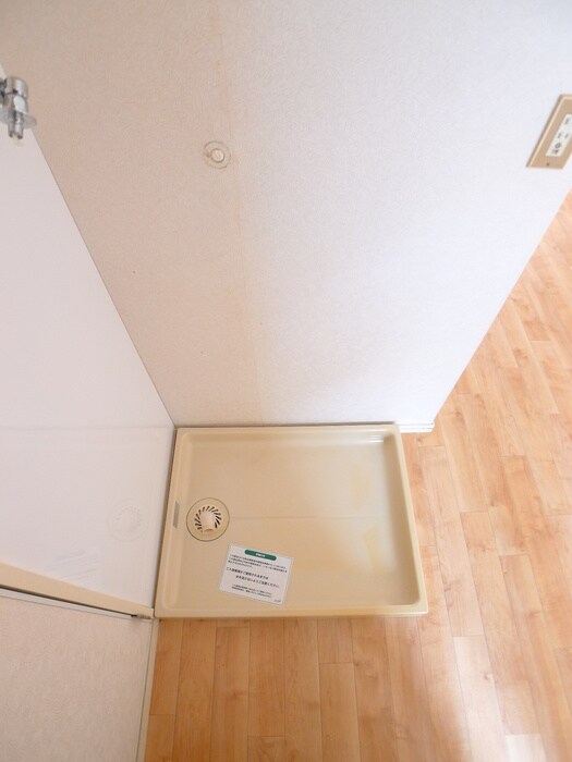 物件内観写真15　(洗濯機置場)