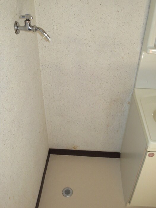 物件内観写真13　(洗濯機置場)