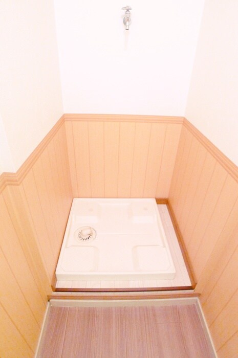 物件内観写真15　(洗濯機置場)