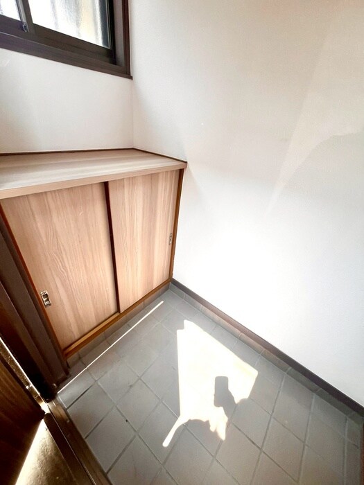 物件内観写真17　(玄関)